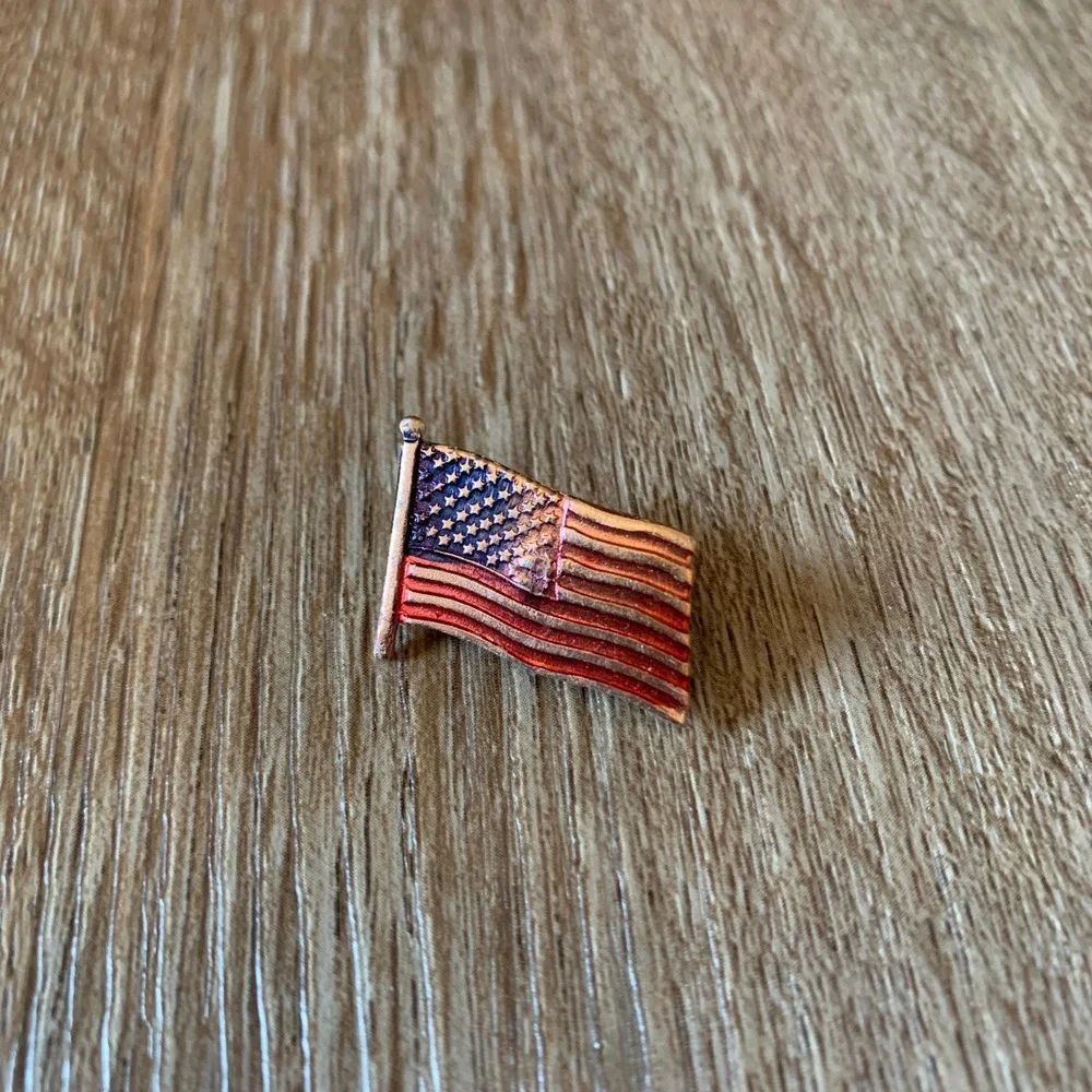 Vintage American Flag Lapel Pin USA Waving Stars and Stripes Gold HK Stamped
